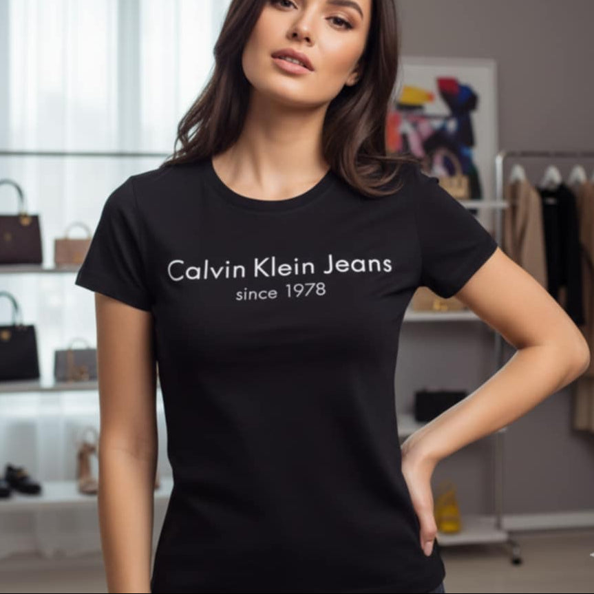 Тениска с велурен принт CK4019 - FashionVibe